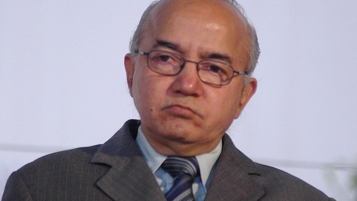 Former Delhi Chief Secretary Rakesh Mehta found dead at Noida residence