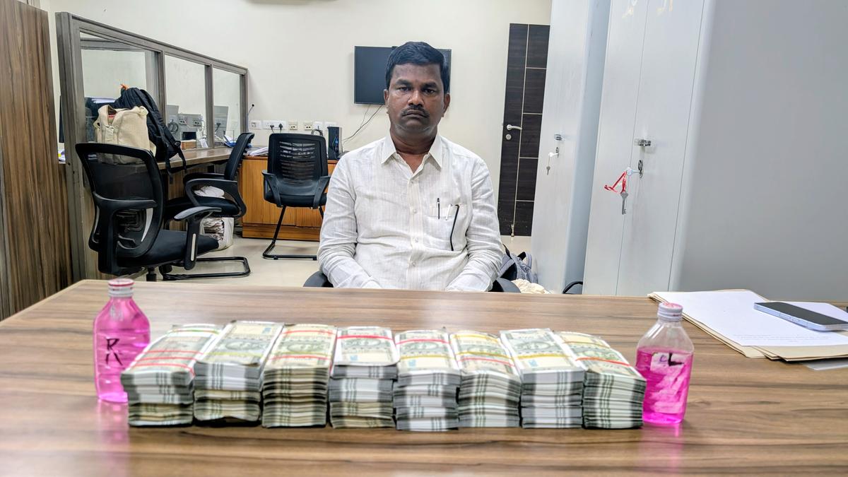 Abdullapurmet Tahsildar, surveyor caught accepting ₹20 lakh bribe in Rangareddy district