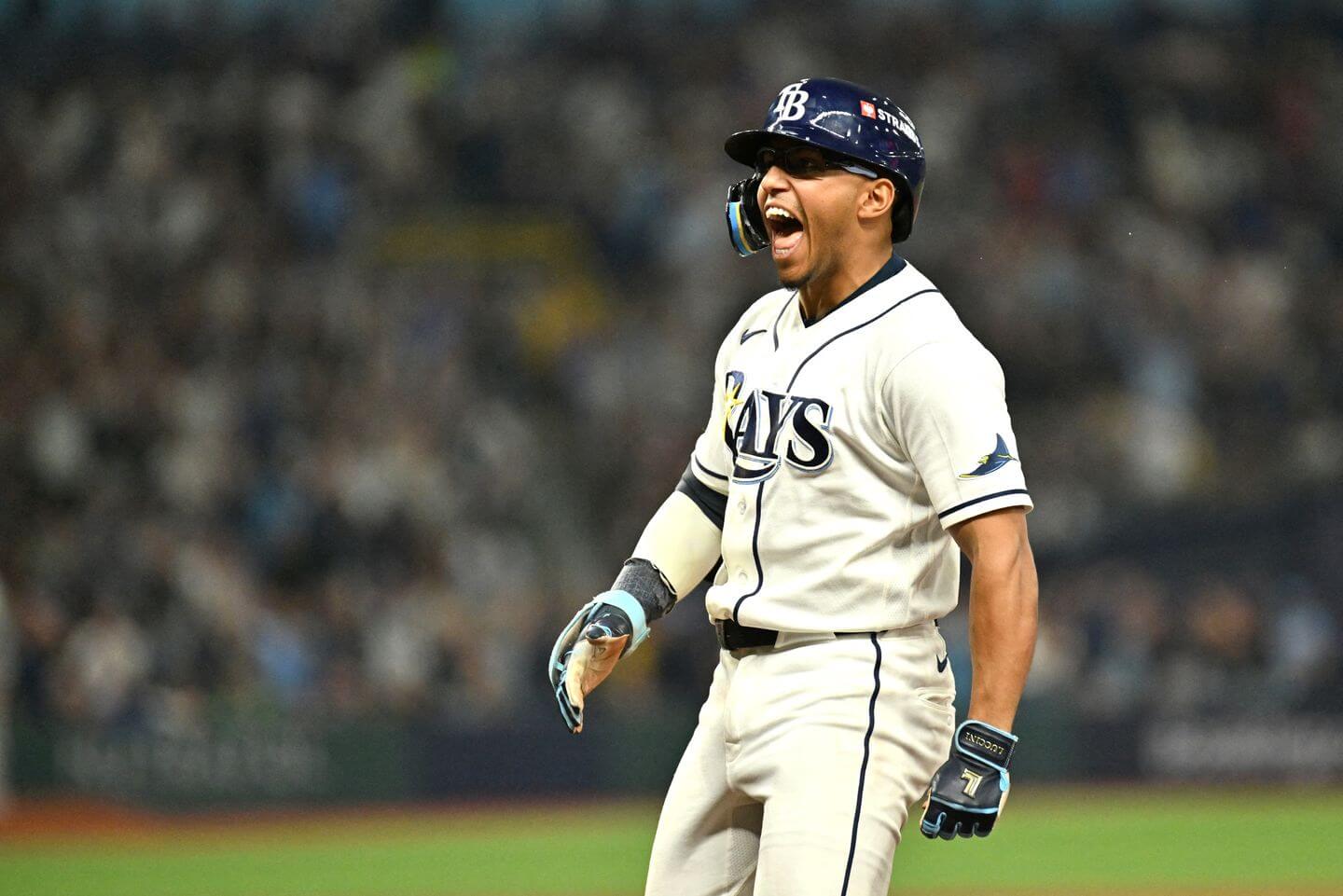 MLB playoffs live scores, updates: Rays extend lead after sloppy Yankees defense, White Sox hold on to beat Guardians